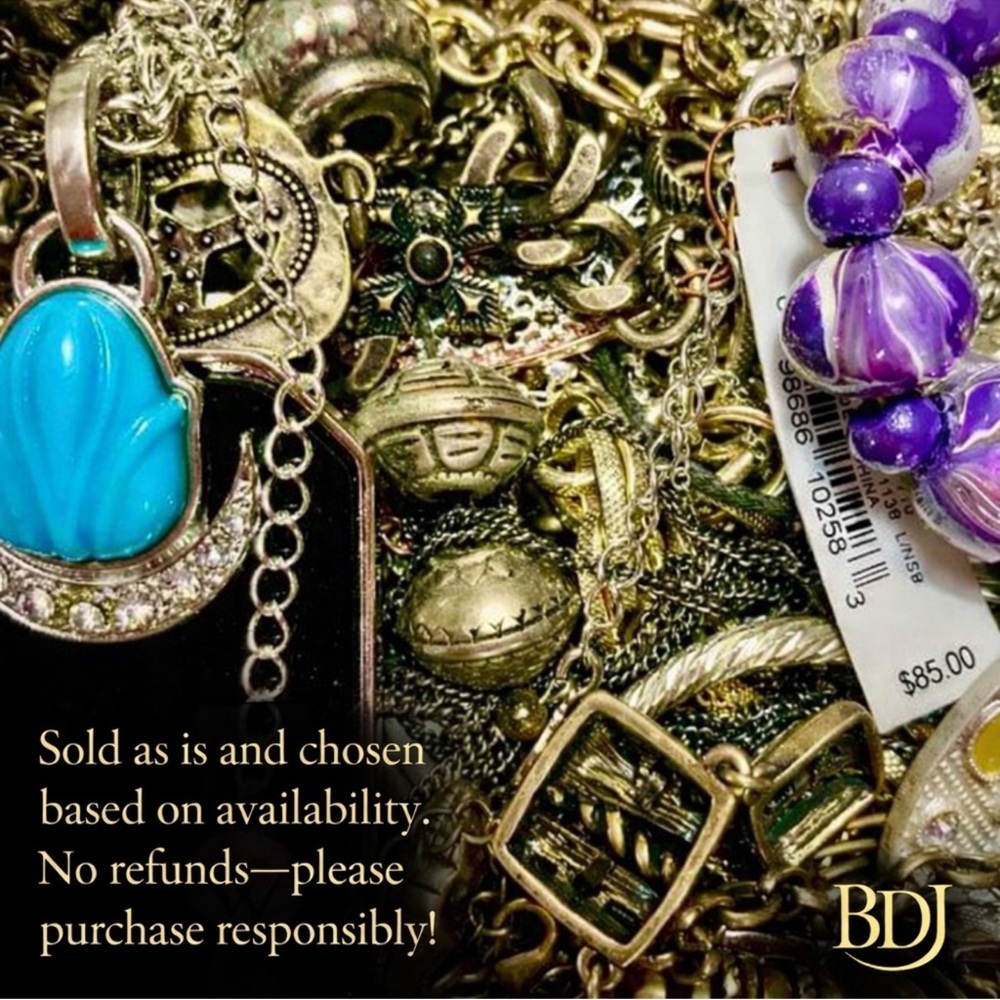 2 LB gold & silver tone jewelry lot~ Necklaces bracelets rings brooches earrings - Picture 7 of 7